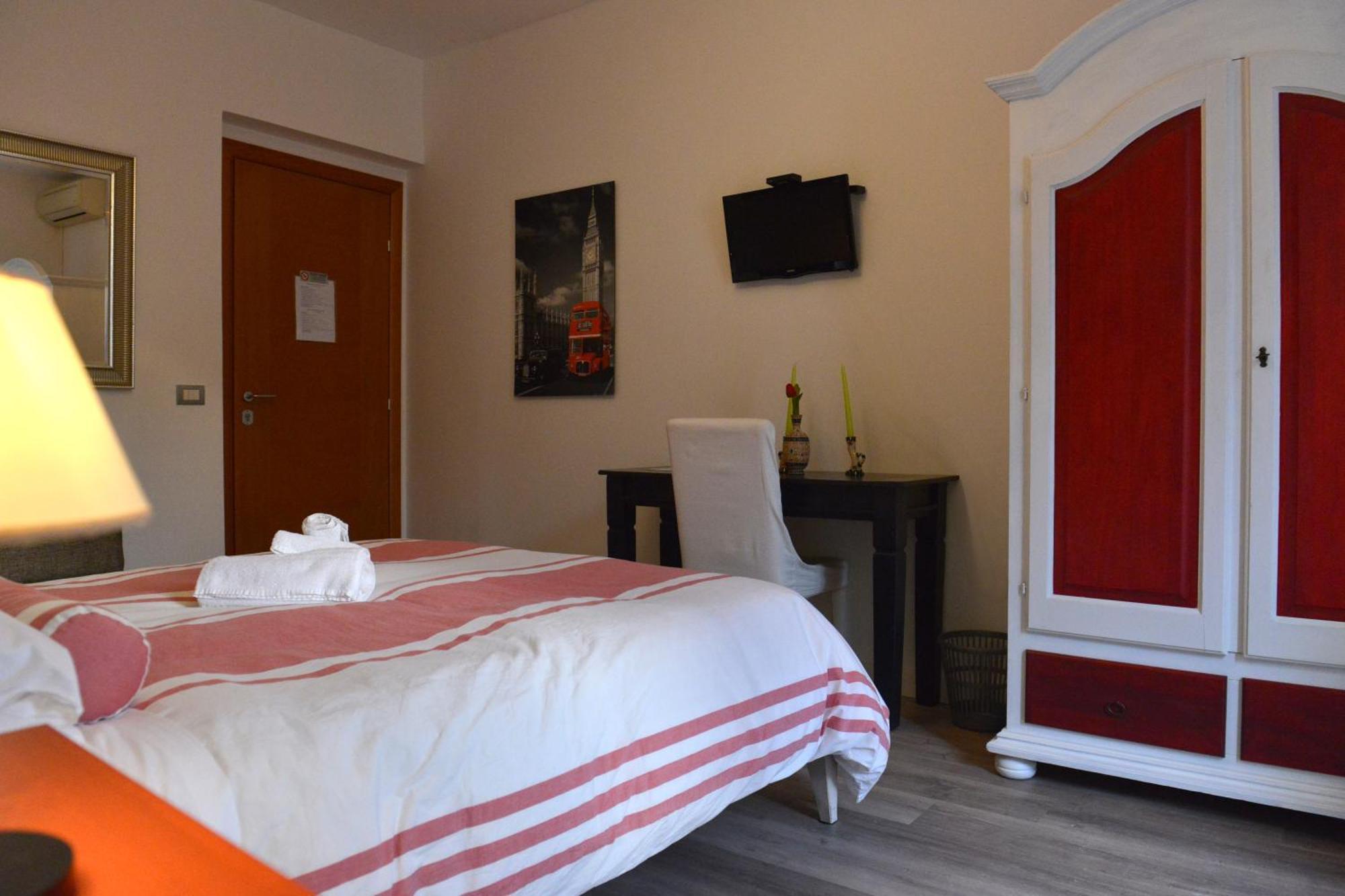 カターニア Residenza Del Turista Bed & Breakfast エクステリア 写真