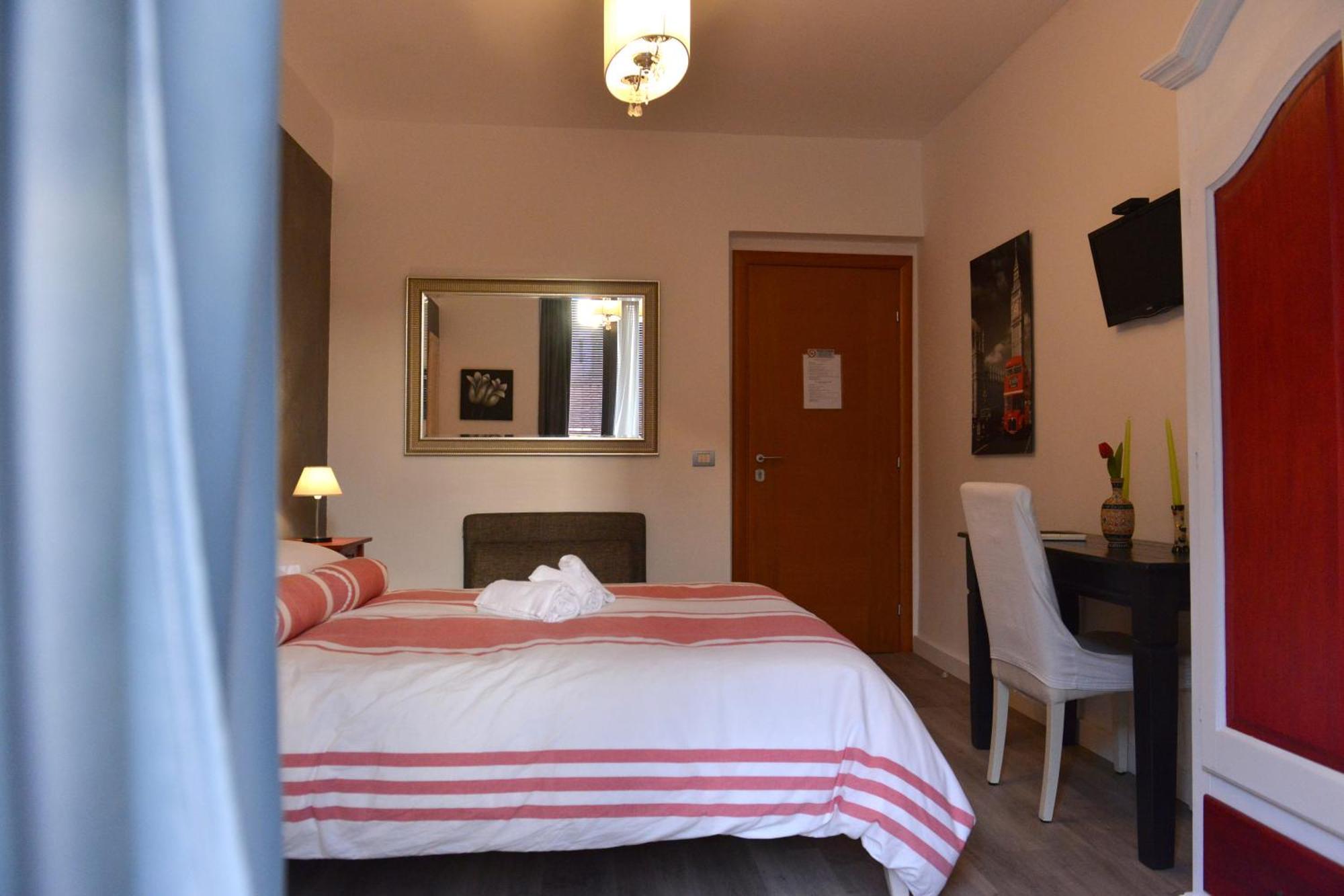 カターニア Residenza Del Turista Bed & Breakfast エクステリア 写真