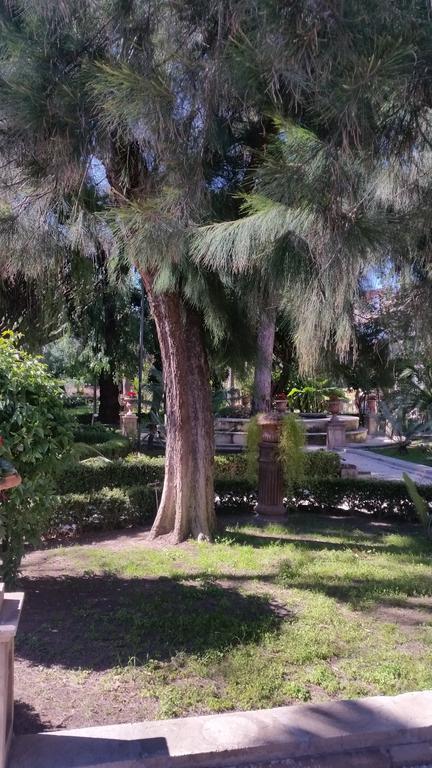 カターニア Residenza Del Turista Bed & Breakfast エクステリア 写真